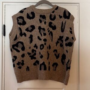 Leopard Print Sleeveless Sweater Vest